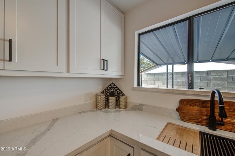 6002 W Catalina Dr, Phoenix, AZ 85033
