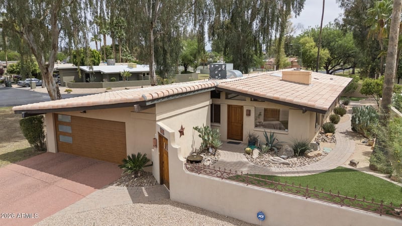 601 Gibraltar Ln, Phoenix, AZ 85023