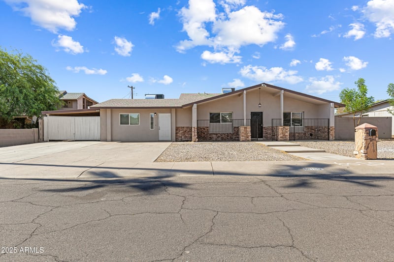 6010 Coolidge St, Phoenix, AZ 85033