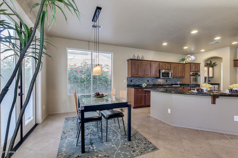 6012 W Gambit Trl, Phoenix, AZ 85083
