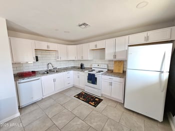 6013 Claremont St, Glendale, AZ 85301