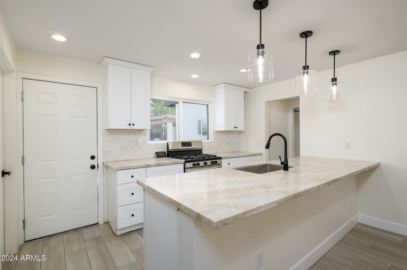 6013 S 12th Pl, Phoenix, AZ 85042