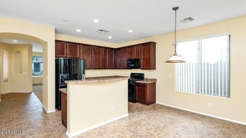 6013 Park View Ln, Glendale, AZ 85310