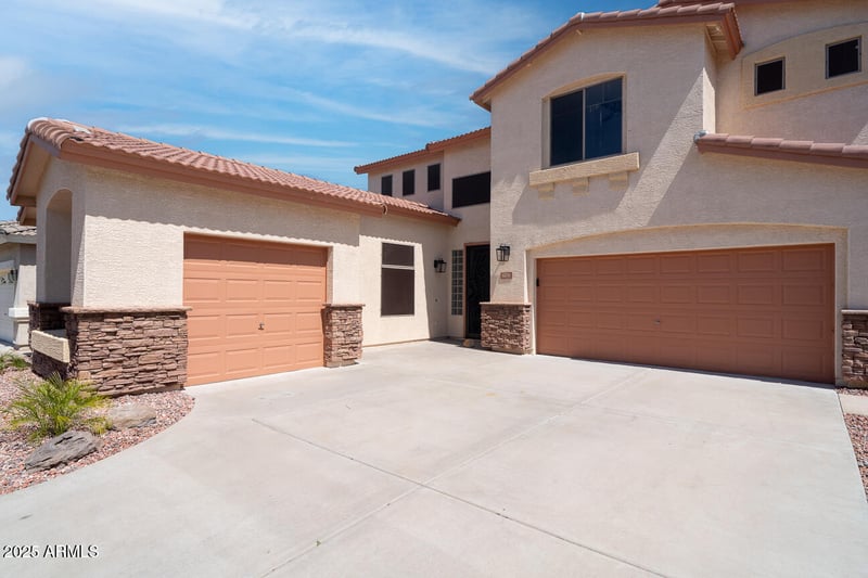6014 Oberlin Way, Phoenix, AZ 85083
