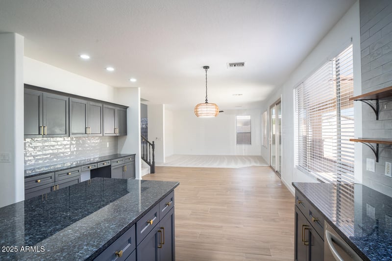 6014 Oberlin Way, Phoenix, AZ 85083