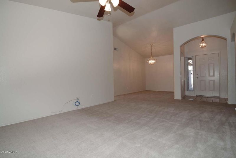 6015 W Blackhawk Dr, Glendale, AZ 85308