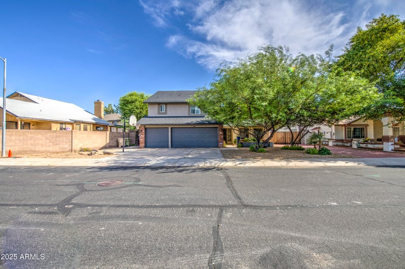 6017 Villa Maria Dr, Glendale, AZ 85308