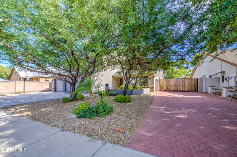 6017 Villa Maria Dr, Glendale, AZ 85308