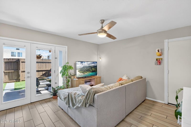 6017 Golden Ln, Glendale, AZ 85302