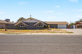 6017 W Medlock Dr, Glendale, AZ 85301