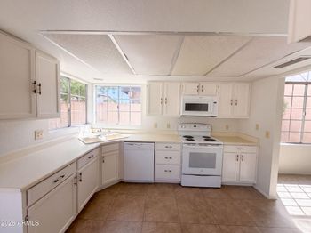 6018 W Mescal St, Glendale, AZ 85304