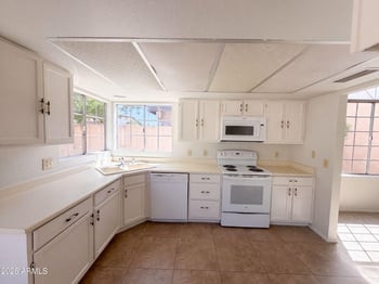 6018 W Mescal St, Glendale, AZ 85304