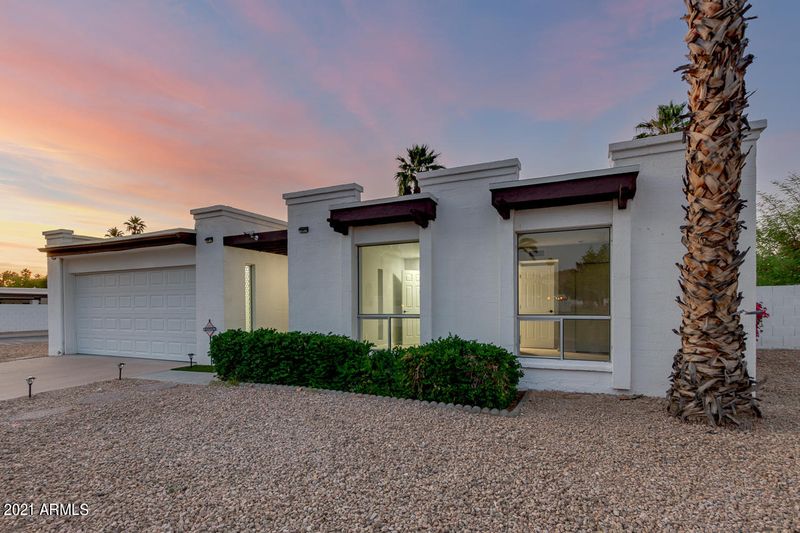 602 E Calavar Rd, Phoenix, AZ 85022