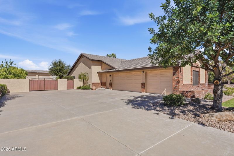 602 E Carver Rd, Tempe, AZ 85284