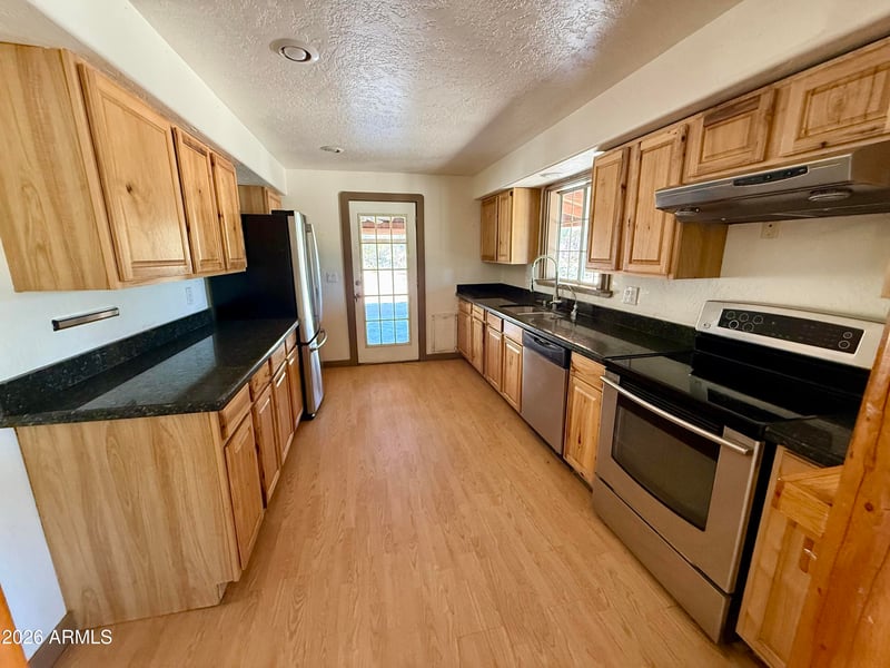 602 Circle Mountain Rd, New River, AZ 85087