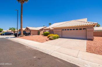 6023 W Blackhawk Dr, Glendale, AZ 85308
