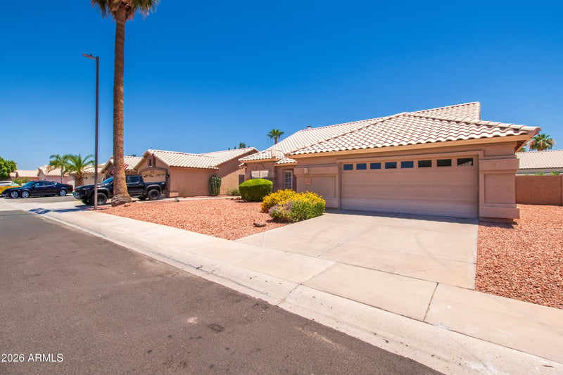 6023 Blackhawk Dr, Glendale, AZ 85308
