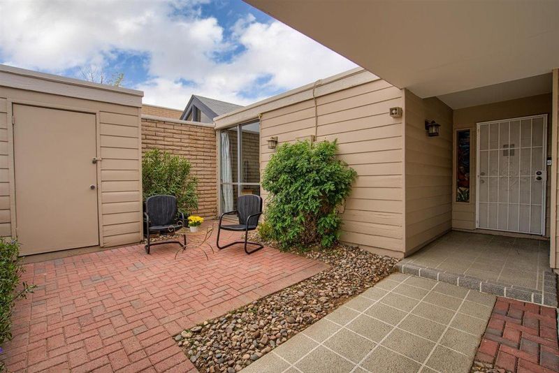 6024 N 11th St, Phoenix, AZ 85014