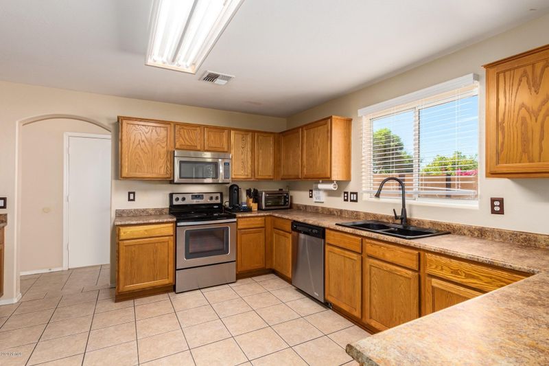 6024 S 20th Ave, Phoenix, AZ 85041