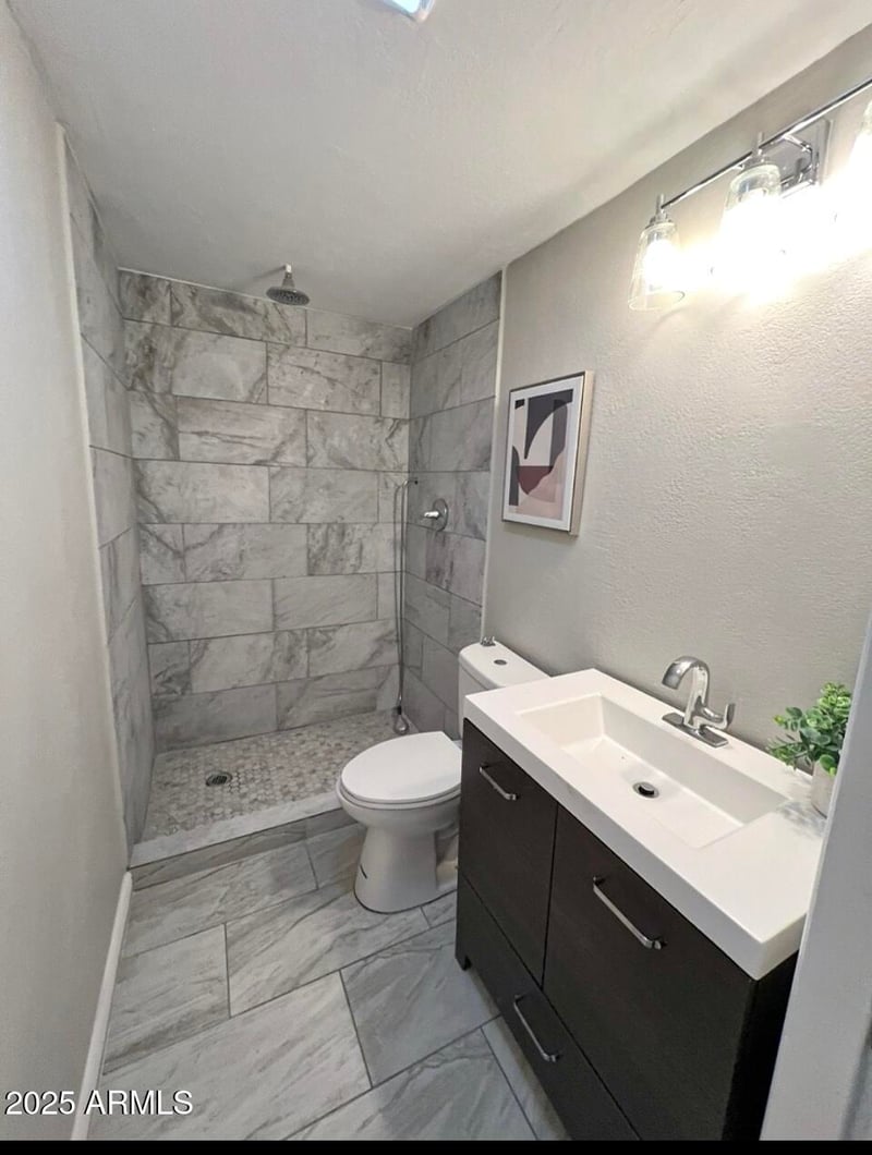 6025 13th St, Phoenix, AZ 85042