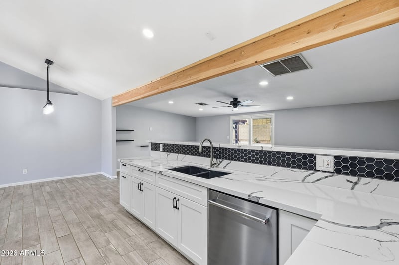 6026 Juniper Ave, Glendale, AZ 85306
