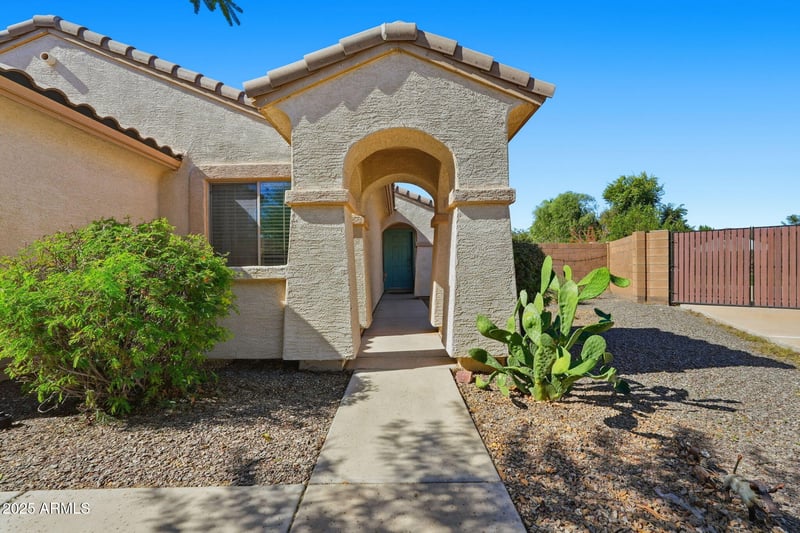 6028 Connie Ln, Gilbert, AZ 85298