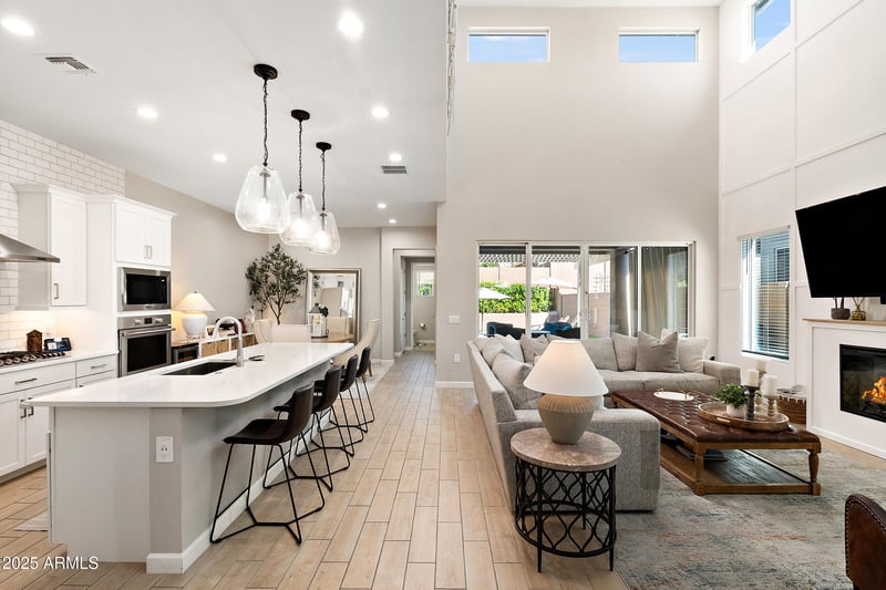 6028 Lone Cactus Dr, Phoenix, AZ 85054