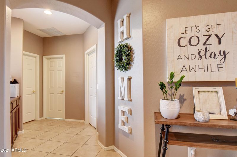 6028 W Questa Dr, Glendale, AZ 85310