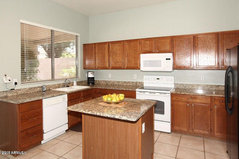 6028 W Sack Dr, Glendale, AZ 85308