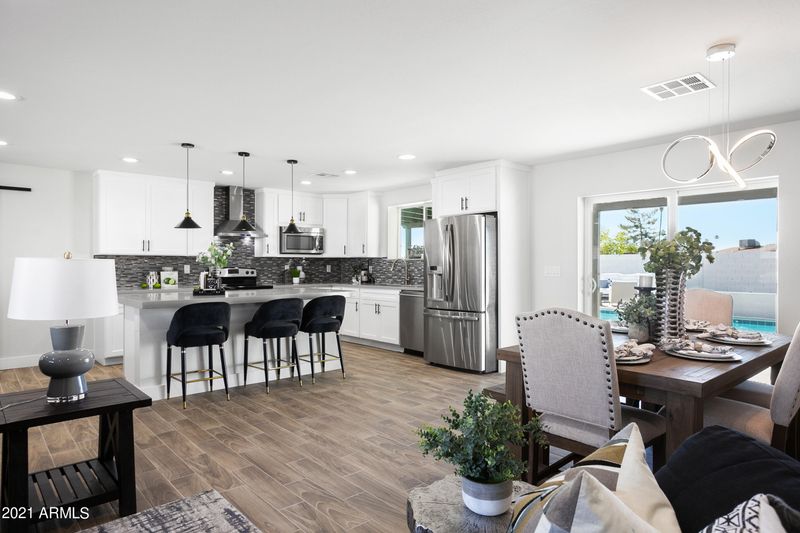 6029 W Clarendon Ave, Phoenix, AZ 85033