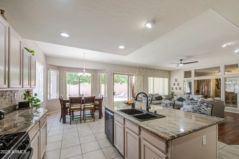 6030 Topeka Dr, Glendale, AZ 85308
