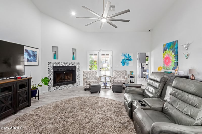 6030 Winchcomb Dr, Scottsdale, AZ 85254