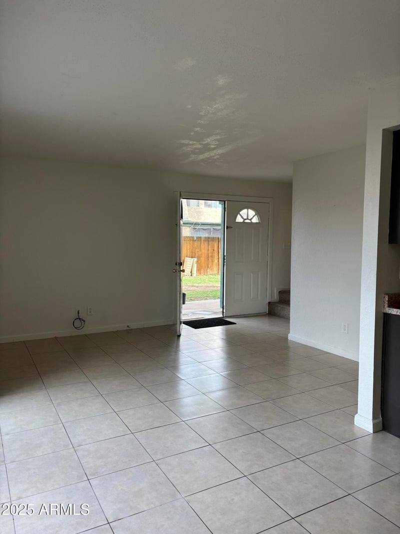 6033 Golden Ln, Glendale, AZ 85302