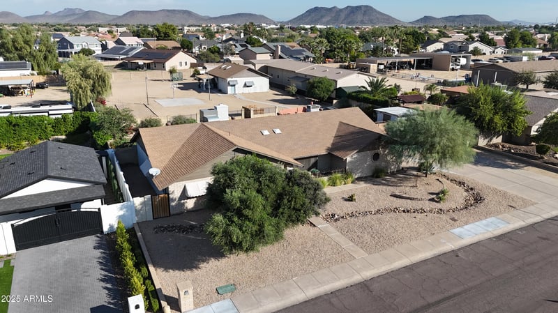 6034 Michelle Dr, Glendale, AZ 85308