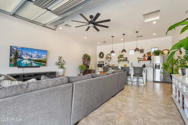 6034 Michelle Dr, Glendale, AZ 85308