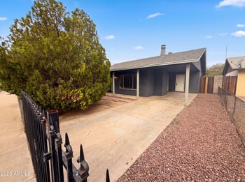 6036 N 72nd Dr, Glendale, AZ 85303