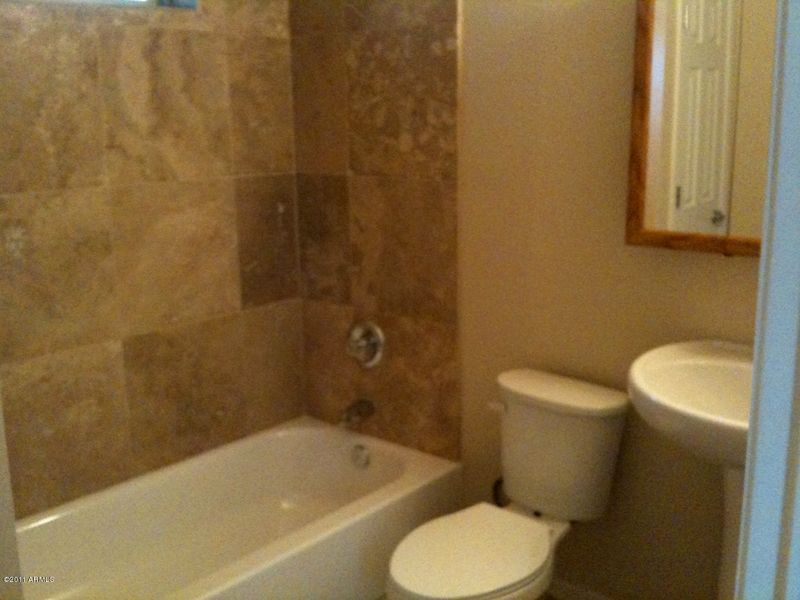 6036 W Rose Ln, Glendale, AZ 85301