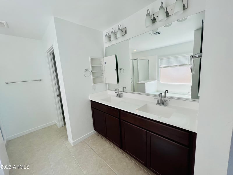 6038 Hartford Ct, Glendale, AZ 85308