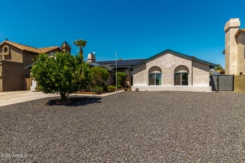 6038 Paradise Ln, Glendale, AZ 85306