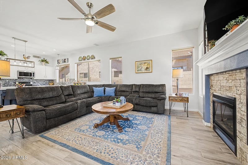 604 W Goldfinch Way, Chandler, AZ 85286