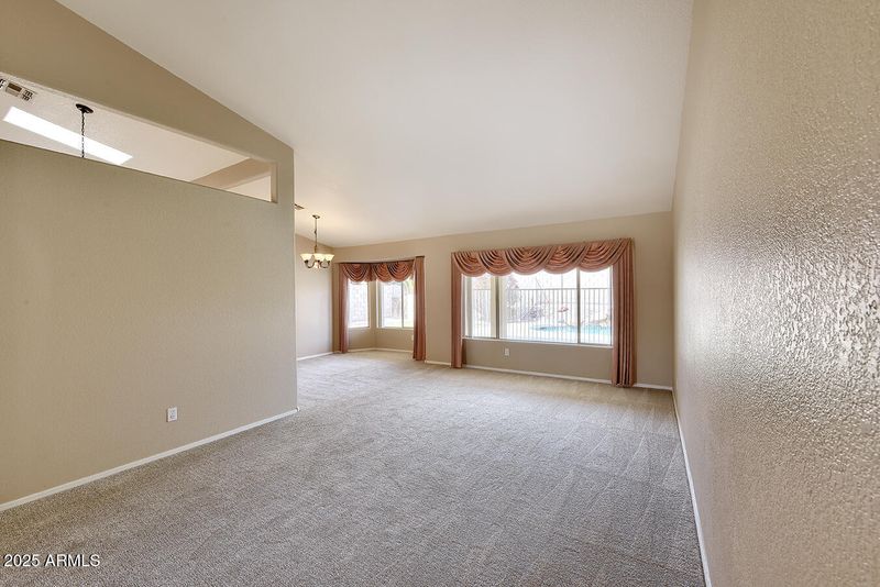 604 W Villa Rita Dr, Phoenix, AZ 85023