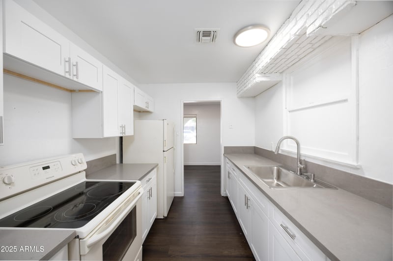 6040 3rd Ave, Phoenix, AZ 85041