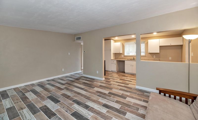 6040 W Marlette Ave, Glendale, AZ 85301