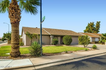 6041 Princess Dr, Mesa, AZ 85205