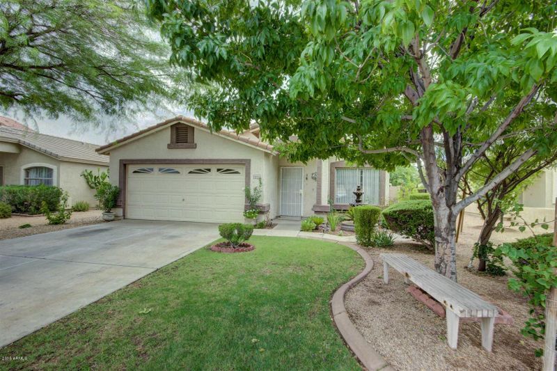 6041 W Raymond St, Phoenix, AZ 85043