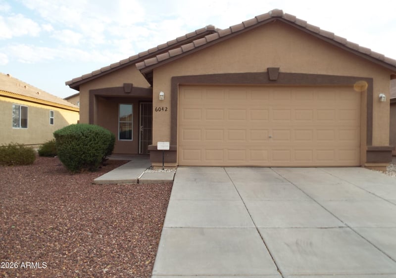 6042 Encinas Ln, Phoenix, AZ 85043