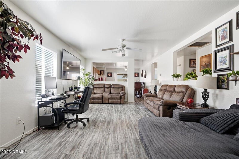 6042 Encinas Ln, Phoenix, AZ 85043
