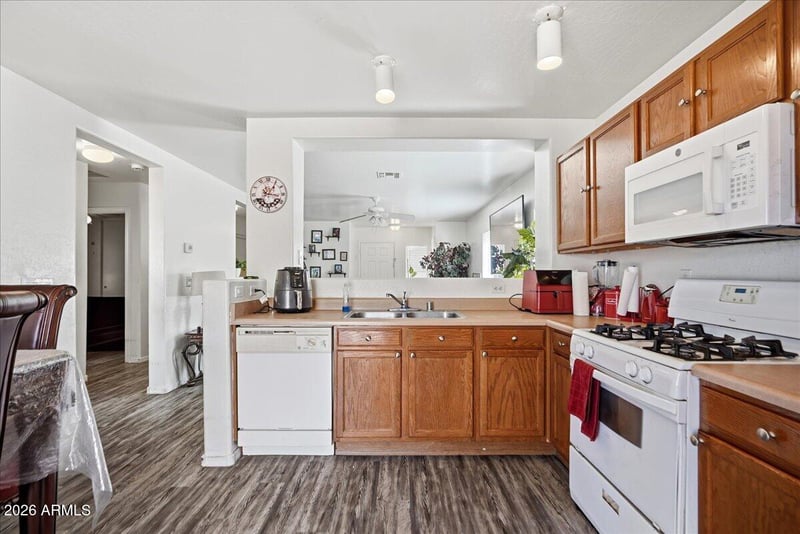 6042 Encinas Ln, Phoenix, AZ 85043