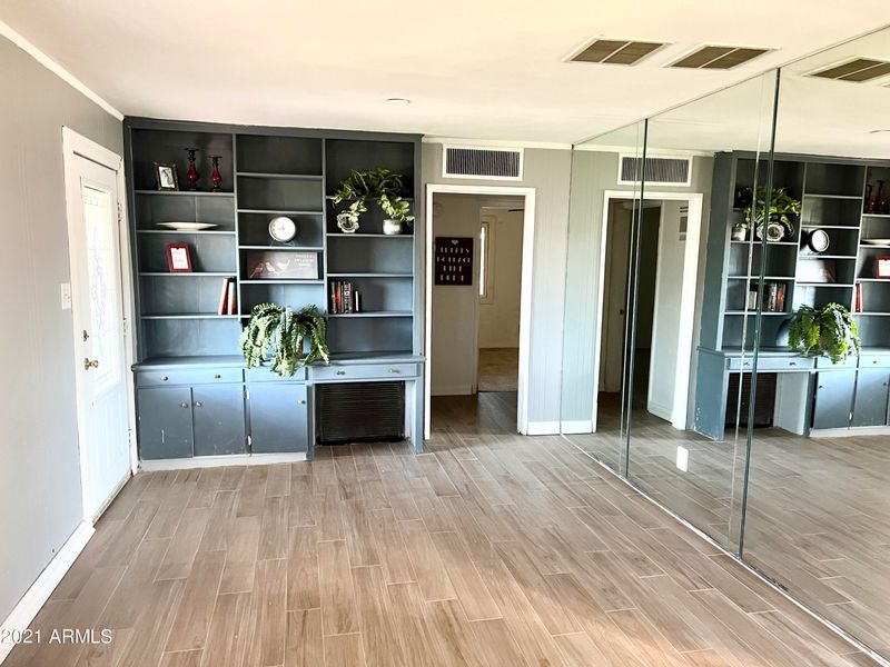 6045 S 5th Ave, Phoenix, AZ 85041