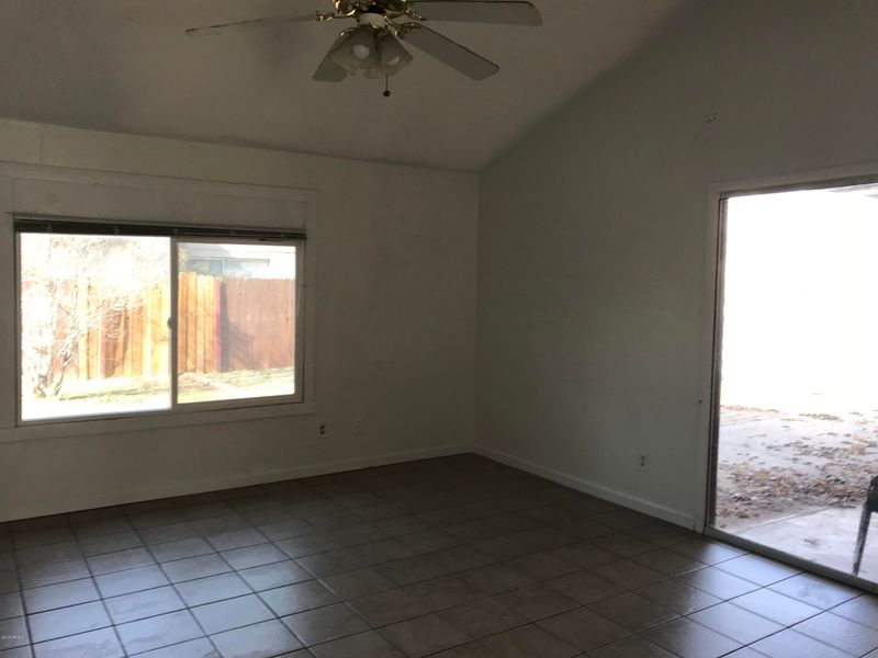6048 S 41st St, Phoenix, AZ 85042